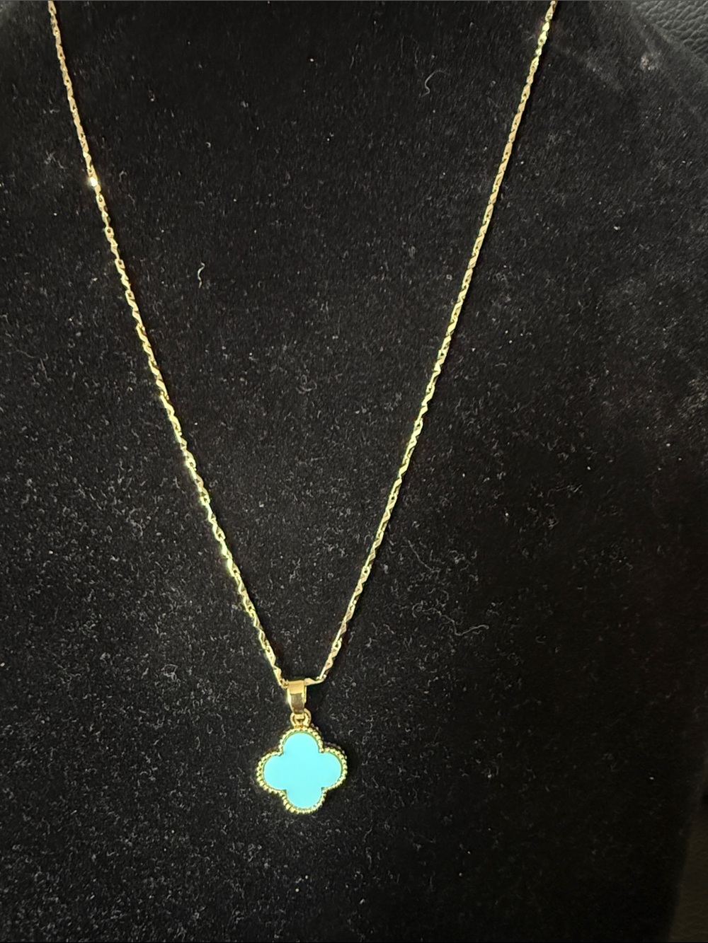 Source Unknown Gold Chain Necklace with Turquoise Clover Pendant